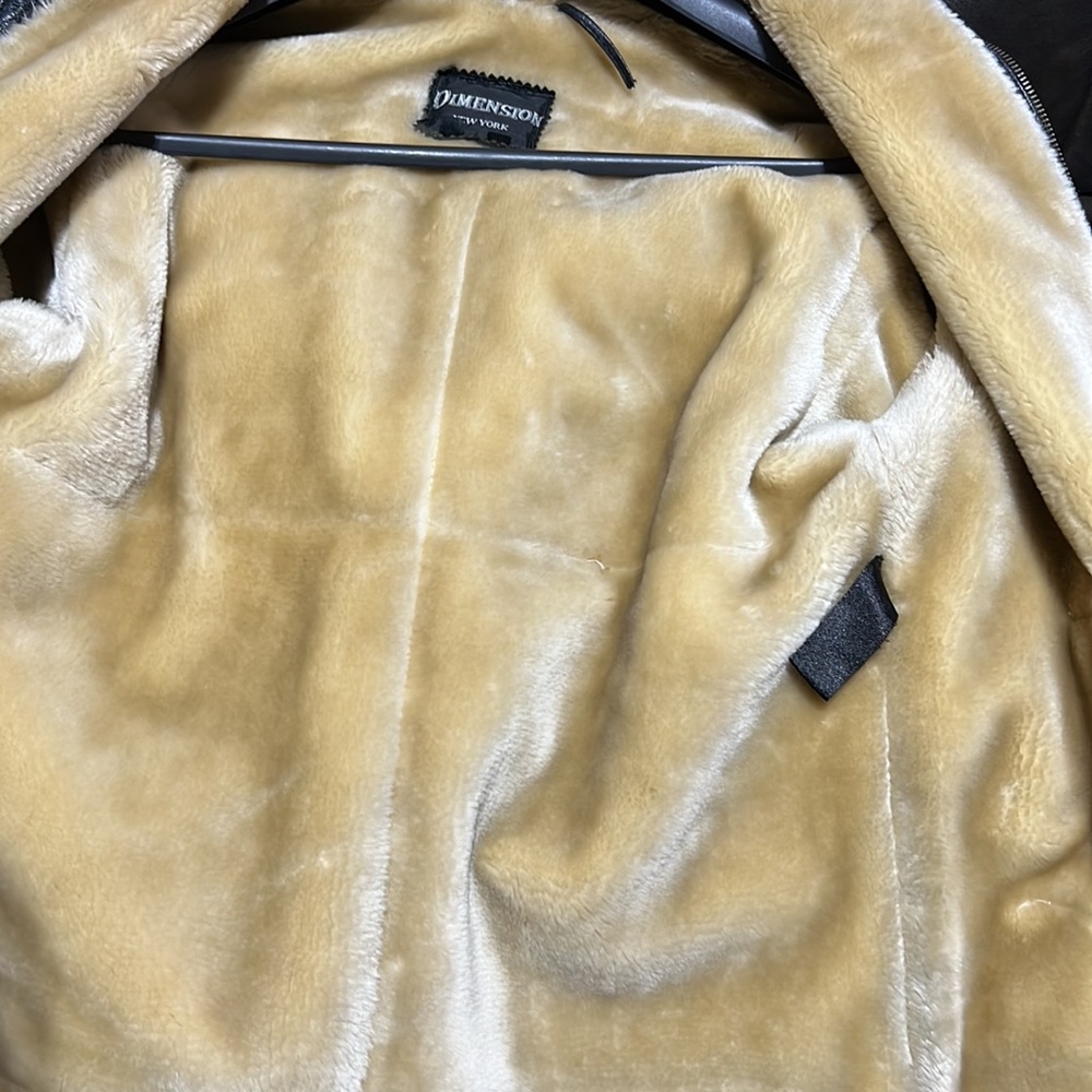 Leather jacket - Picture 6 of 8